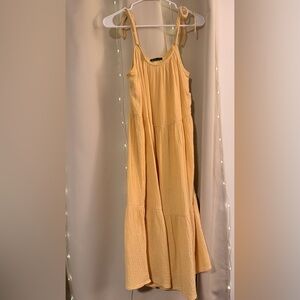 Elegant Yellow Sleeveless Dress
